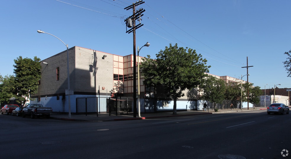 More Photos Of 1001 E 7th St, Los Angeles Warehouse For Lease