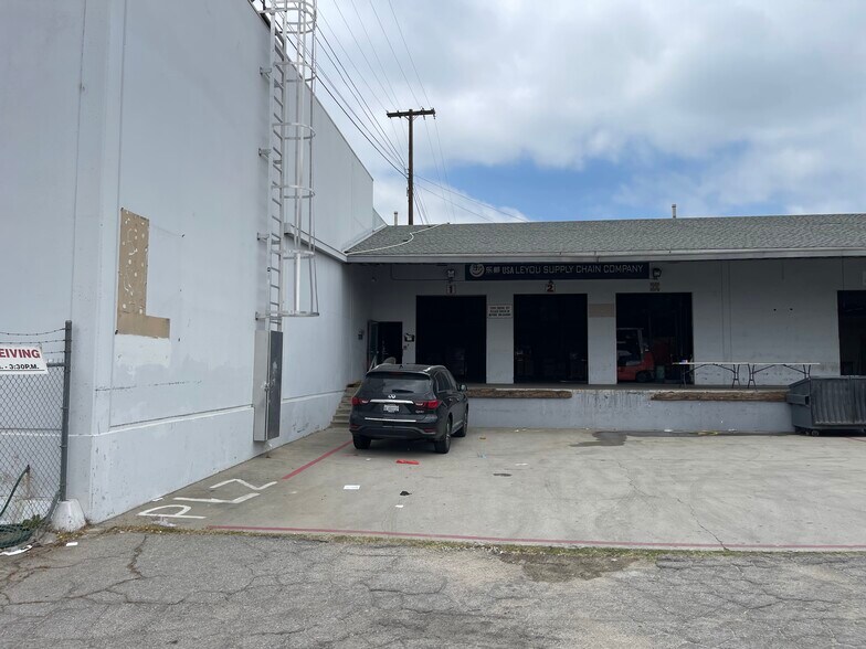 More Photos Of 2268 E Foothill Blvd, Pasadena Distribution For Lease