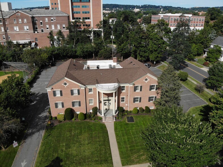More Photos Of 230 Sherman Ave, Glen Ridge Medical For Lease