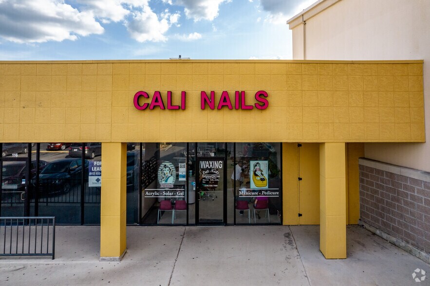 More Photos Of 13909 Nacogdoches Rd, San Antonio Unknown For Lease