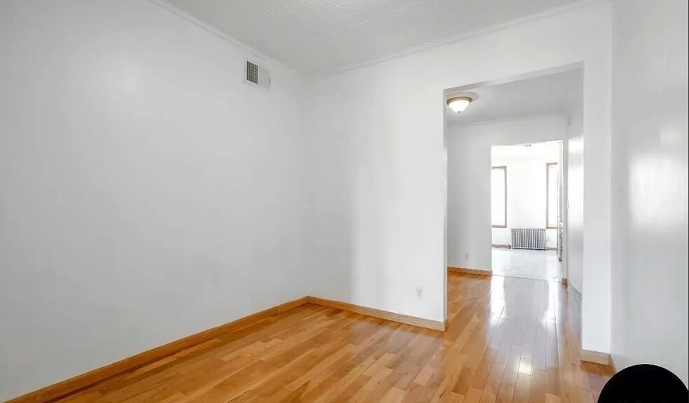 More Photos Of 105 Berry St, Brooklyn Apartments For Sale