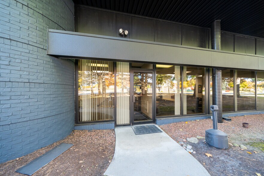 More Photos Of 445 Milner Ave, Toronto Warehouse For Lease
