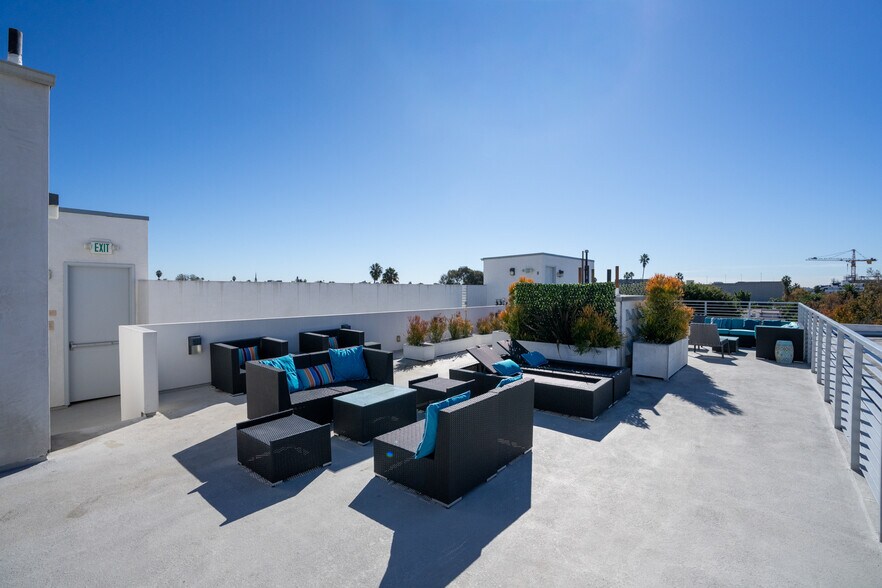 More Photos Of 738 S Ogden Dr, Los Angeles Apartments For Sale