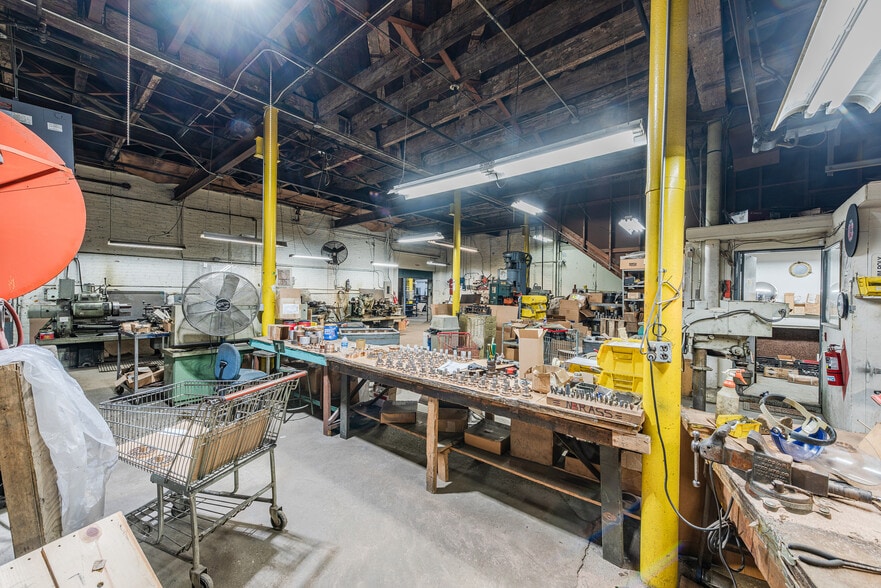 More Photos Of 3155 W 33rd St, Cleveland Warehouse For Sale