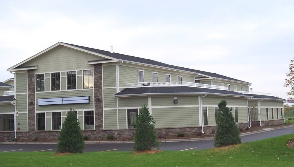 More Photos Of 10091 Dogwood St NW, Coon Rapids Office For Lease