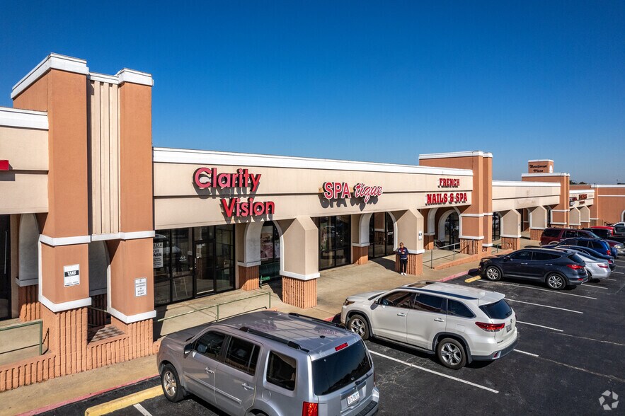 More Photos Of 4400 Little Rd, Arlington Unknown For Lease