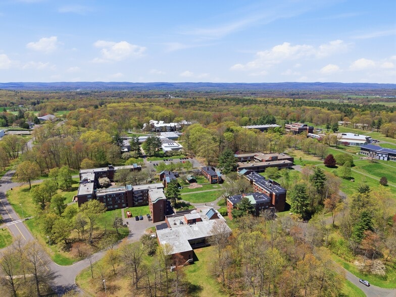 More Photos Of 893 West St, Amherst Schools For Sale