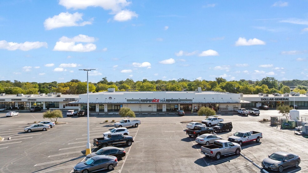 More Photos Of 3511-3563 S Hills Ave, Fort Worth Unknown For Lease