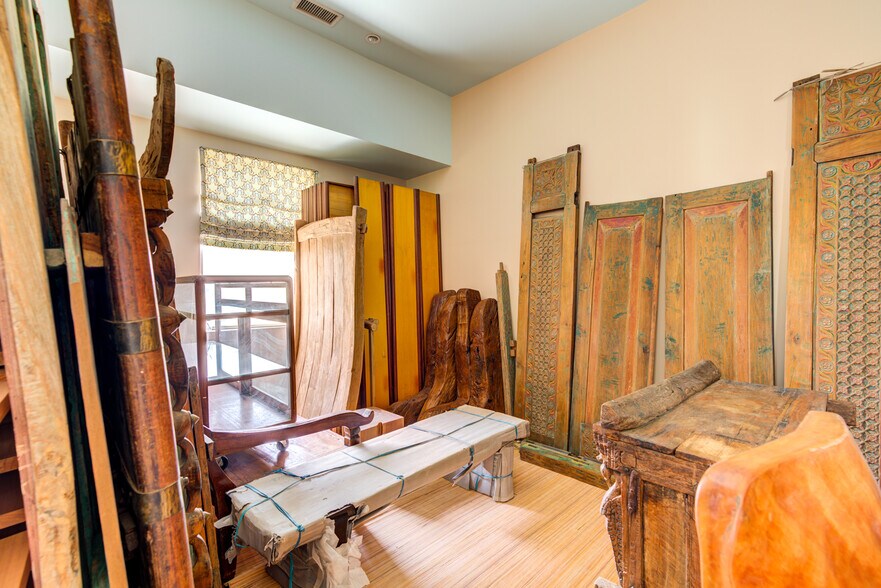 More Photos Of 525 N Dean St, Englewood Storefront Retail Office For Sale