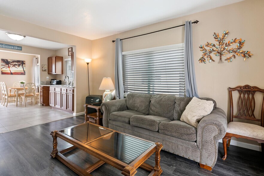 More Photos Of 1910 W Lincoln St, Long Beach Multifamily For Sale