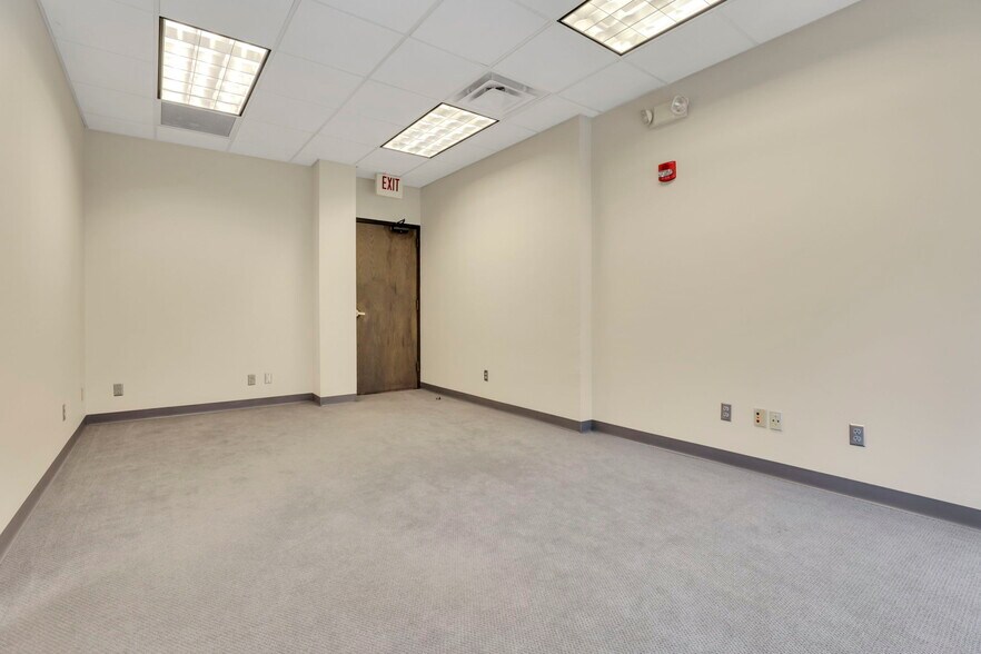 More Photos Of 141 E Town St, Columbus Office Residential For Lease