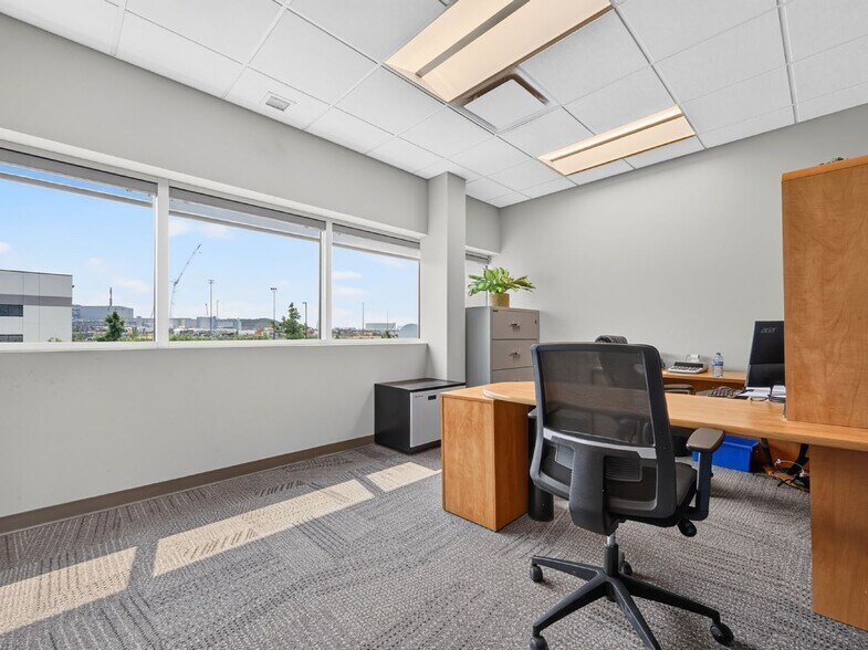 More Photos Of 13080 25 St NE, Edmonton Service For Sale