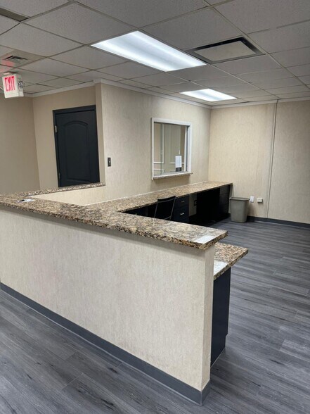 More Photos Of 26206 W 12 Mile Rd, Southfield Medical For Lease