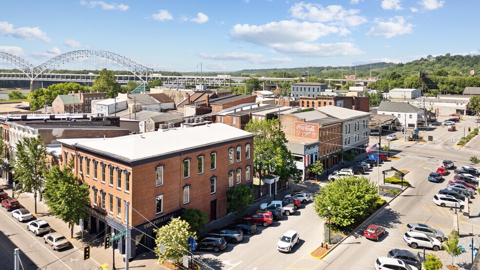 More Photos Of 227 Pearl St, New Albany Office For Lease