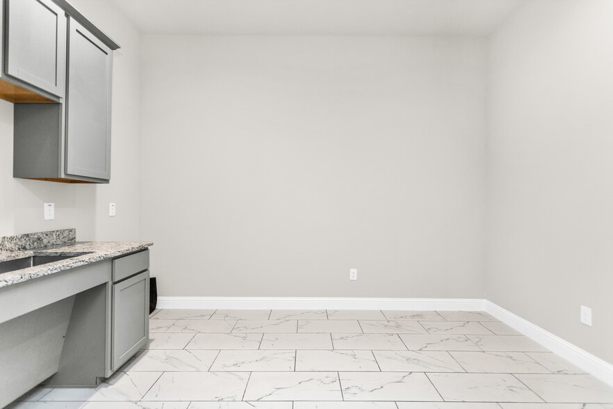 More Photos Of 6000 Alma Rd, McKinney Office For Lease