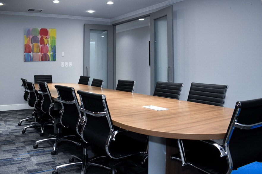 More Photos Of 602 12th Ave SW, Calgary Office For Sale