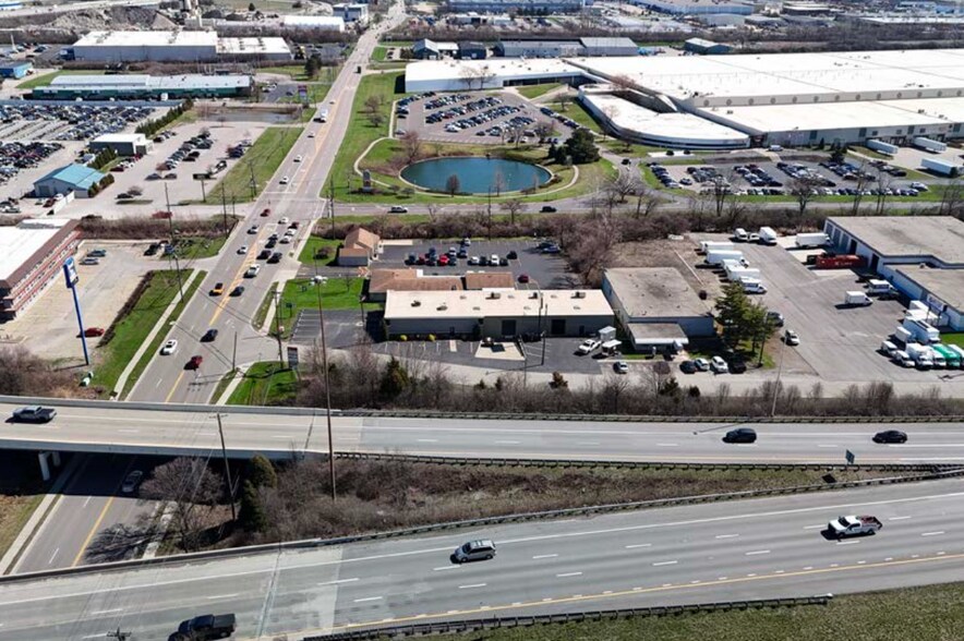 More Photos Of 11574 E Gondola St, Sharonville Warehouse For Lease