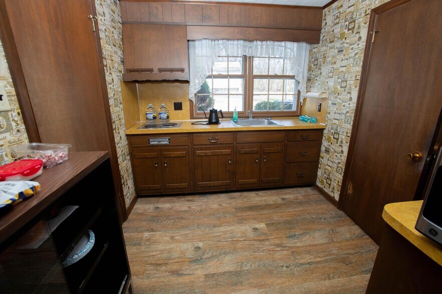 More Photos Of 926 Ben Franklin Hwy E, Douglassville Office For Sale