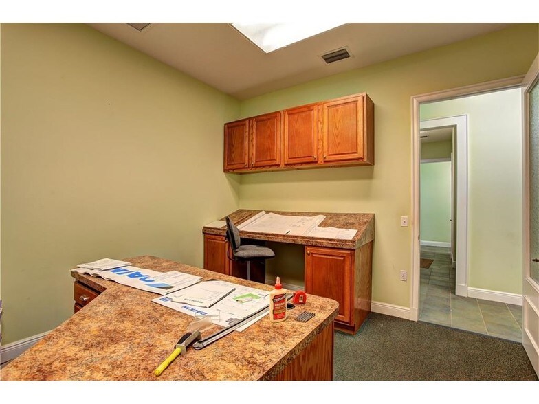 More Photos Of 181 Sebastian Blvd, Sebastian Light Manufacturing For Sale