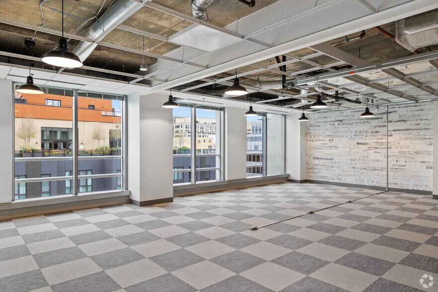 More Photos Of 2001 L St NW, Washington Office For Lease
