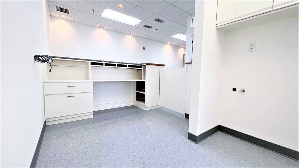 More Photos Of 198-200 Canal St, New York Medical For Sale