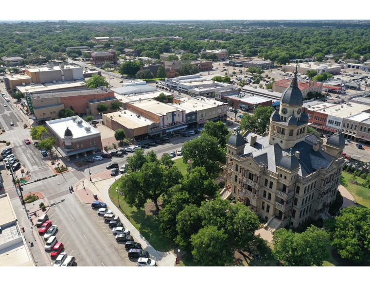 Primary Photo Of 116 W Oak St, Denton Storefront Retail Office For Lease