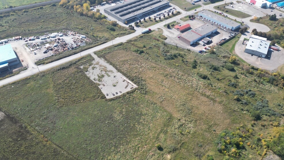 More Photos Of 540 Lake Rd, Bowmanville Warehouse For Lease