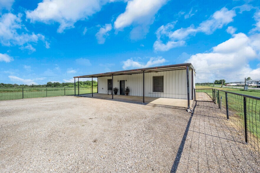 More Photos Of 8505 W Interstate Highway 30, Cumby Specialty For Sale
