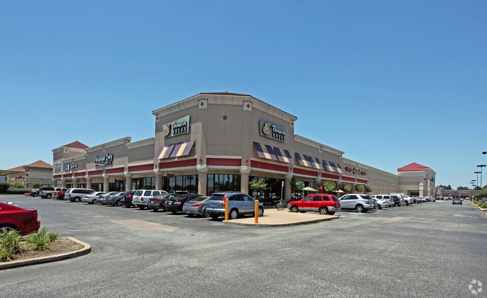 Primary Photo Of 7031-7099 Highway 6 N, Houston Unknown For Lease