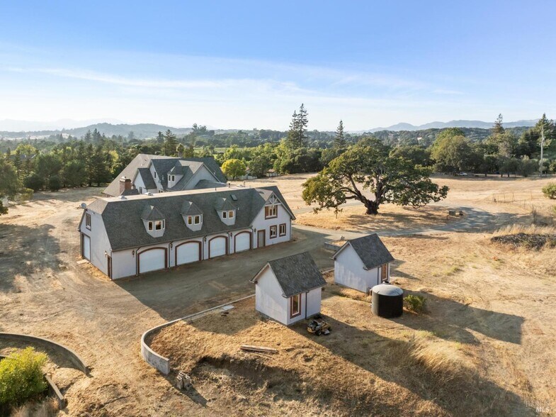 More Photos Of 5151 Wild Horse Valley Rd, Napa Apartments For Sale