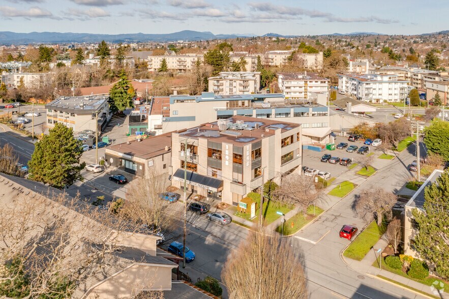 More Photos Of 1640 Oak Bay Ave, Victoria Office For Lease