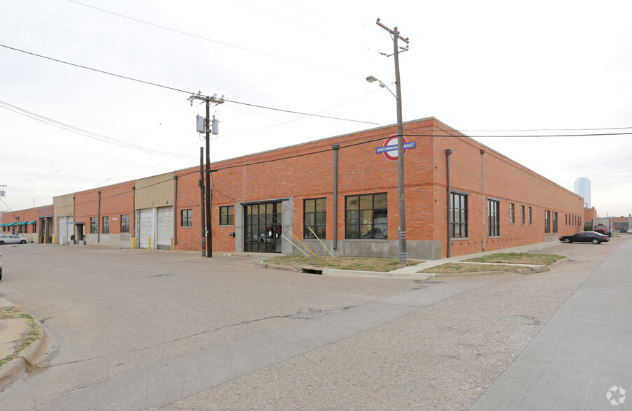 Primary Photo Of 100 Riveredge Dr, Dallas Warehouse For Sale