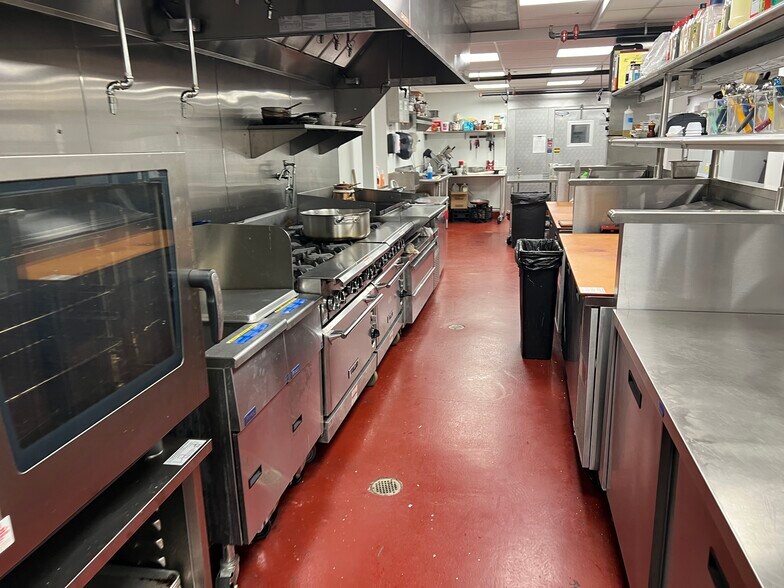 More Photos Of 28 Market St, Warren Theater Concert Hall For Sale