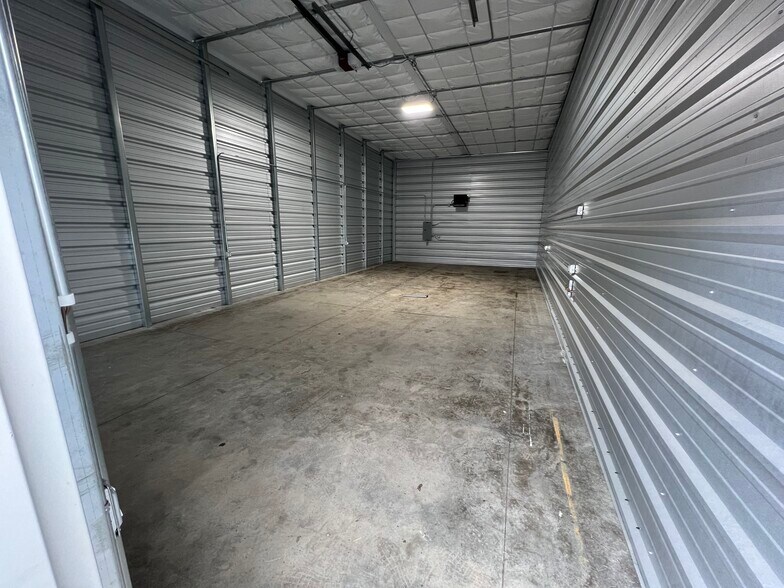 More Photos Of 7646 Conifer Ct, De Forest Warehouse For Lease