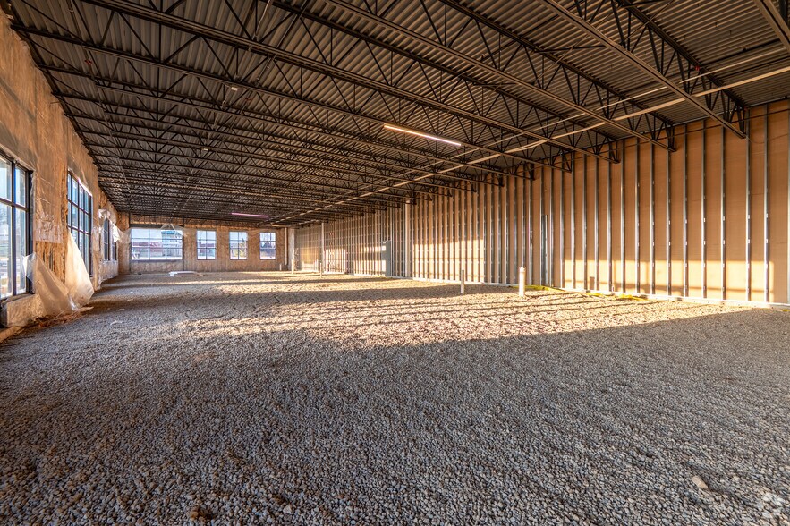 More Photos Of 110 Limestone Pass, Cottage Grove Freestanding For Lease