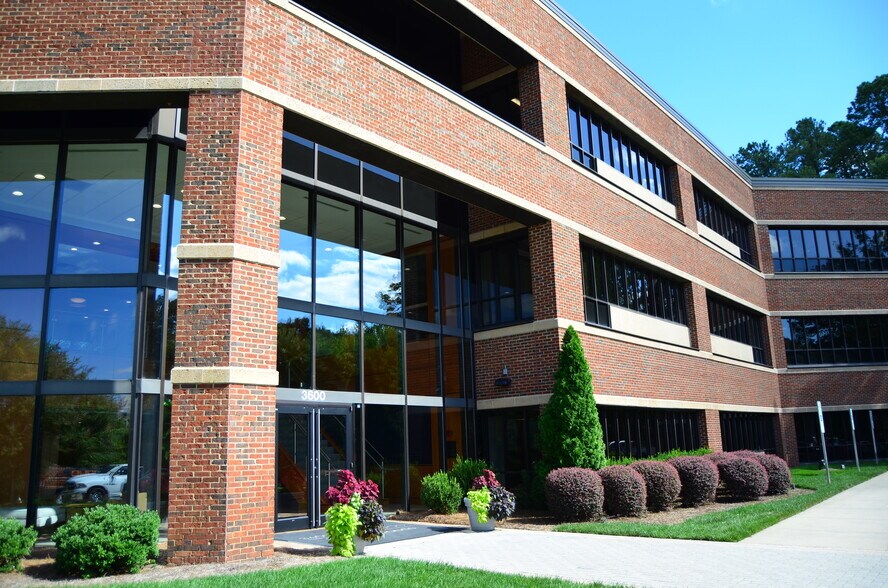 More Photos Of 3600 Glenwood Ave, Raleigh Office For Lease