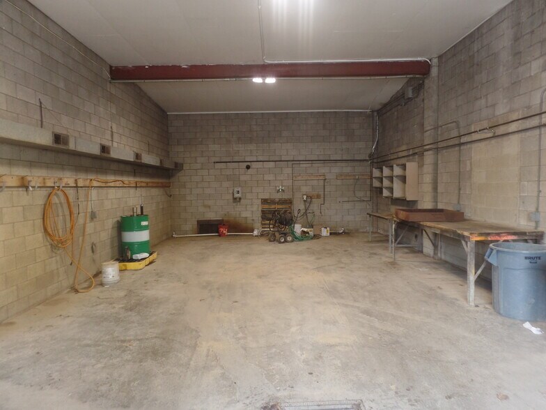 More Photos Of 110 Danville Pike, Hillsboro Unknown For Lease