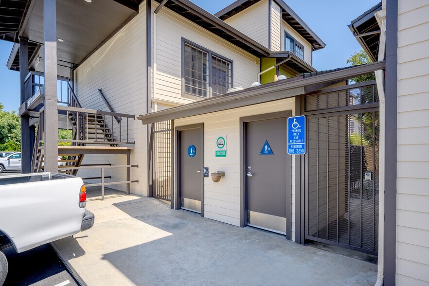 More Photos Of 207 W Alameda Ave, Burbank Office For Sale