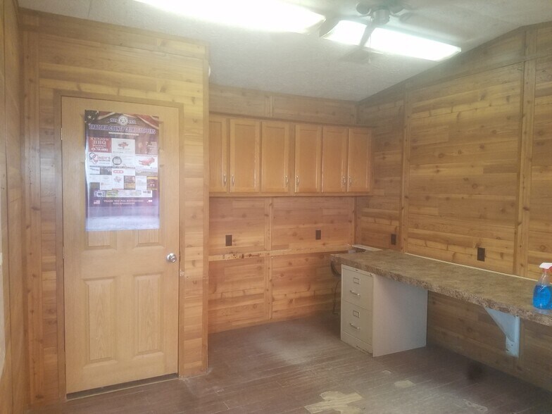 More Photos Of 23218 W Highway 6, Alvin Land For Lease