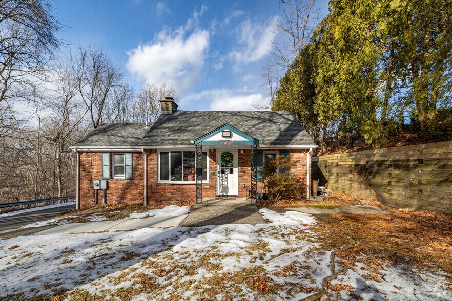More Photos Of 153 Skylands Rd, Ringwood Office For Sale