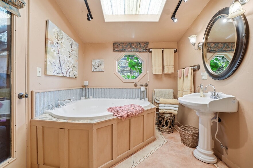 More Photos Of 21645 Parrotts Ferry Rd, Sonora Specialty For Sale