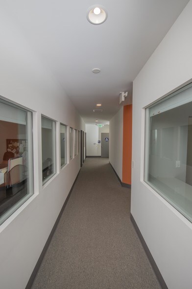 More Photos Of 4105 E Broadway, Long Beach Office For Lease
