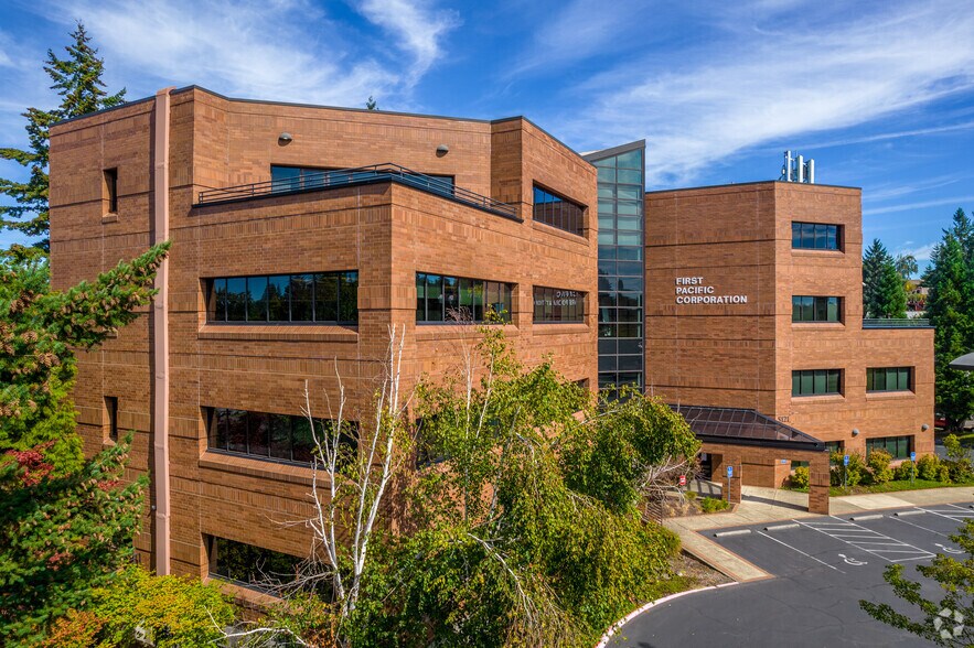 More Photos Of 5121 Skyline Village Loop S, Salem Medical For Sale