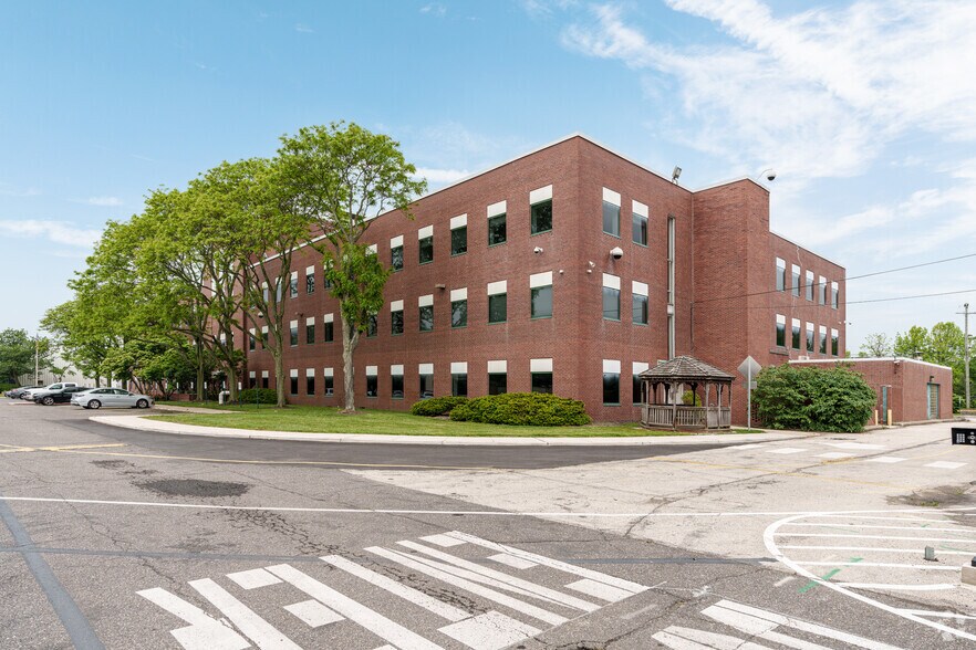 Primary Photo Of 10 Industrial Hwy, Lester Flex For Lease