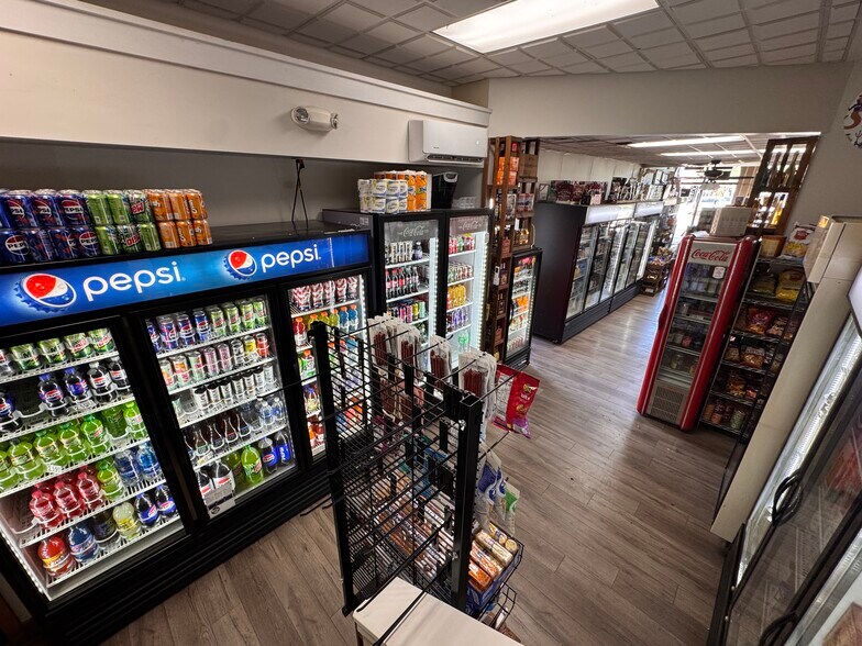 More Photos Of 145 Riley St, Dundee Storefront Retail Office For Sale