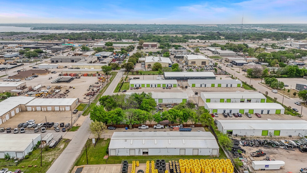 More Photos Of 5012 Kaltenbrun Rd, Fort Worth Warehouse For Lease