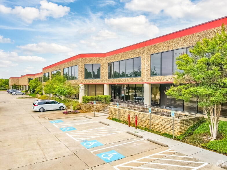 More Photos Of 4200 Buckingham Rd, Fort Worth Office For Lease
