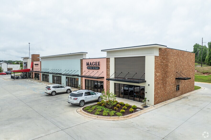 More Photos Of 1740 Simpson Highway 49, Magee Storefront For Lease
