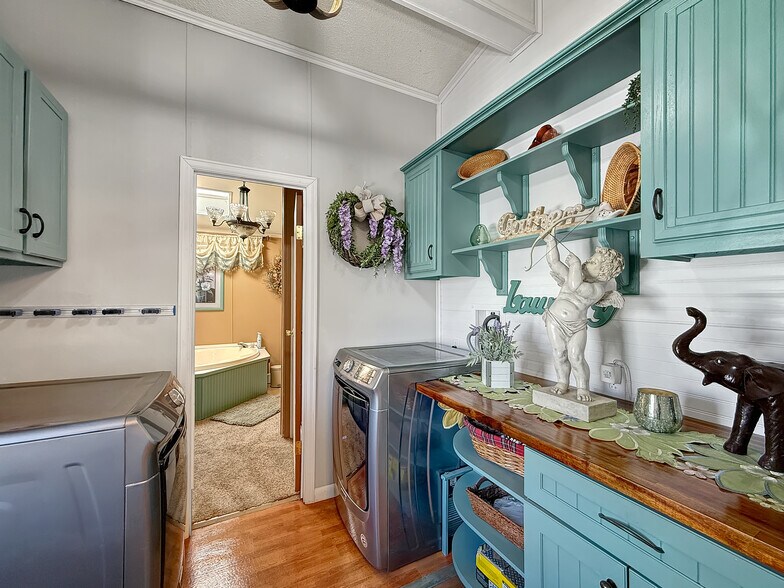 More Photos Of 5955 Sawmill Mesa Rd, Delta Specialty For Sale