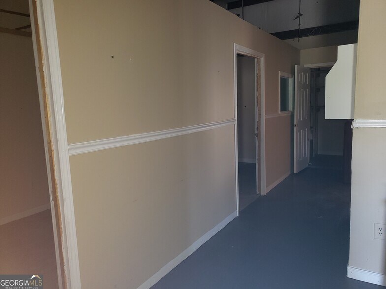 More Photos Of 455 Highway 138 W, Jonesboro Office Residential For Lease